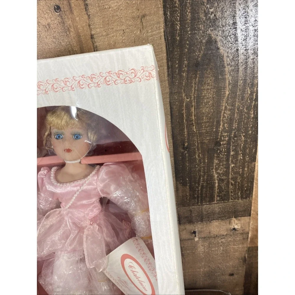 Chatelaine Ballerina Porcelain Musical Doll Wood Music Box‎ Stand Vtg 1998 New